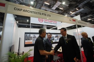 MOS Zaqy Mohamad touring the CIAP Architects Booth with Mr Theodore Chan & Mr Teo Ho Pin