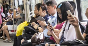 Singapore’s Sluggish Growth in Mobile Service Revenue